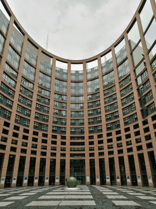 Innenhof des Europaparlaments Straßburg